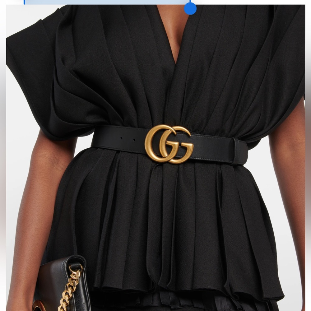 Gucci
Gg buckle leather belt - brand new